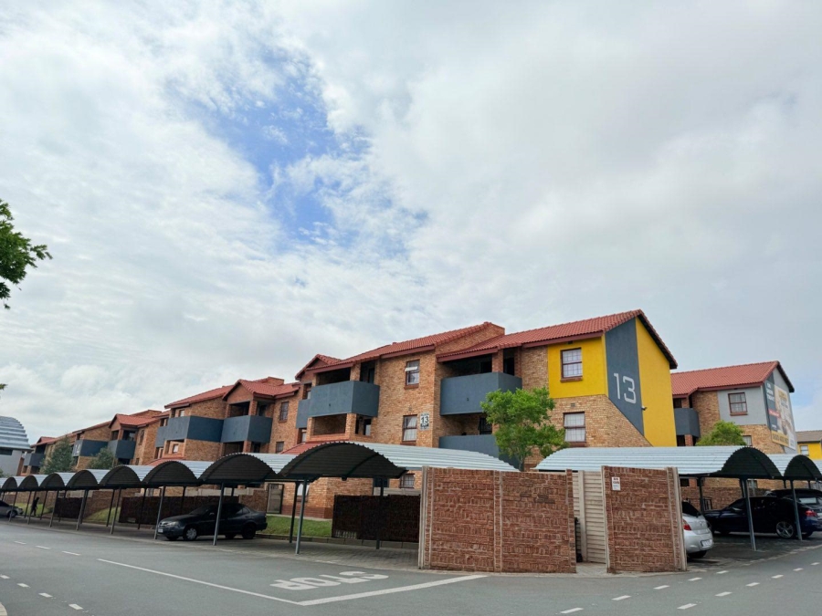 2 Bedroom Property for Sale in Erand Gardens Gauteng