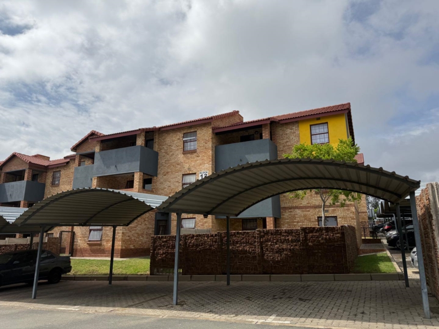2 Bedroom Property for Sale in Erand Gardens Gauteng