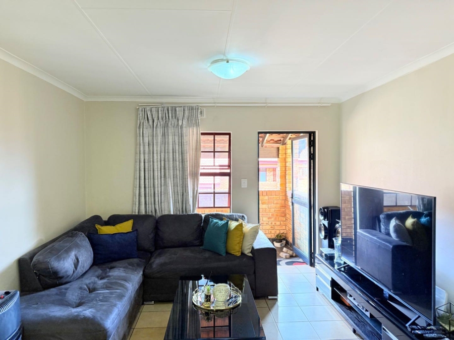 2 Bedroom Property for Sale in Erand Gardens Gauteng