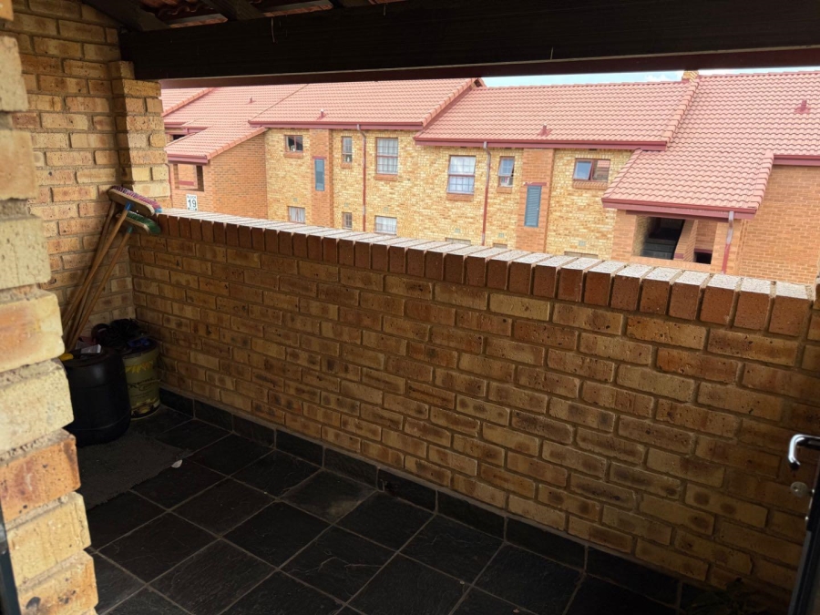 2 Bedroom Property for Sale in Erand Gardens Gauteng