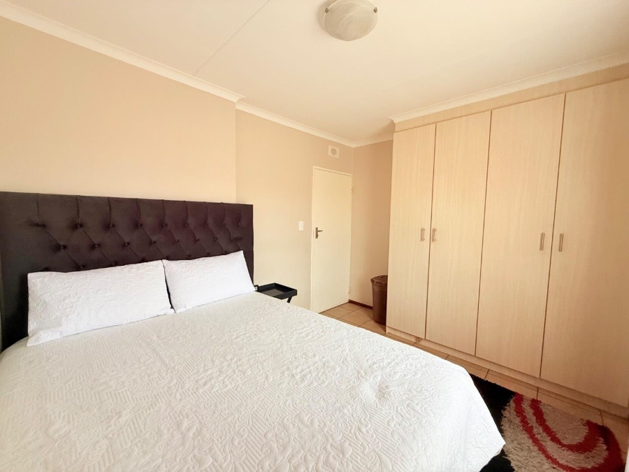 2 Bedroom Property for Sale in Erand Gardens Gauteng