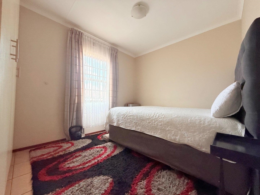 2 Bedroom Property for Sale in Erand Gardens Gauteng
