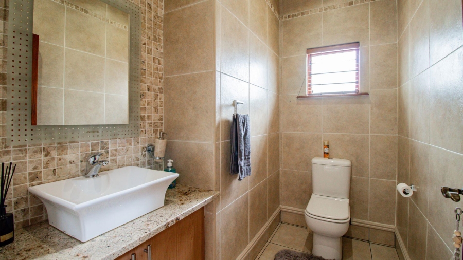3 Bedroom Property for Sale in Lakefield Gauteng