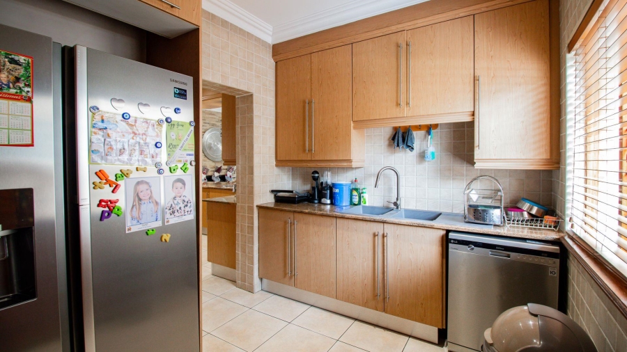 3 Bedroom Property for Sale in Lakefield Gauteng