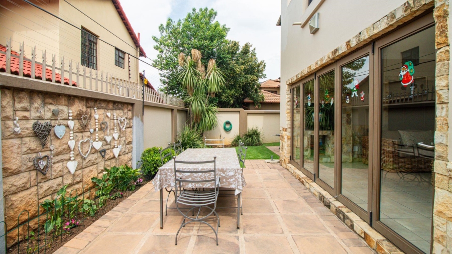 3 Bedroom Property for Sale in Lakefield Gauteng
