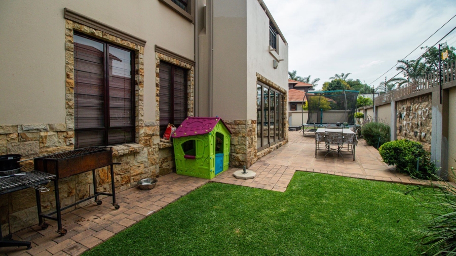 3 Bedroom Property for Sale in Lakefield Gauteng