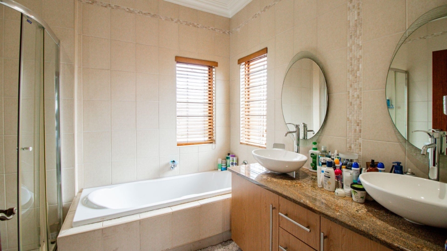 3 Bedroom Property for Sale in Lakefield Gauteng