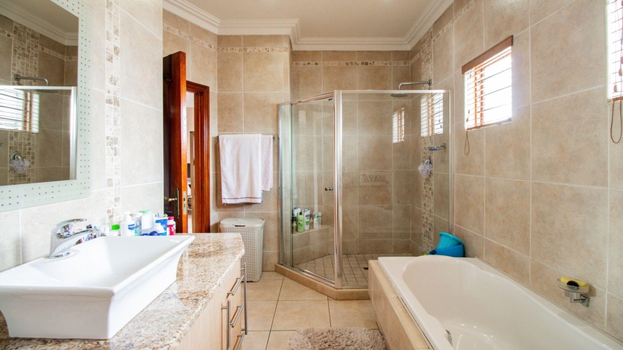 3 Bedroom Property for Sale in Lakefield Gauteng
