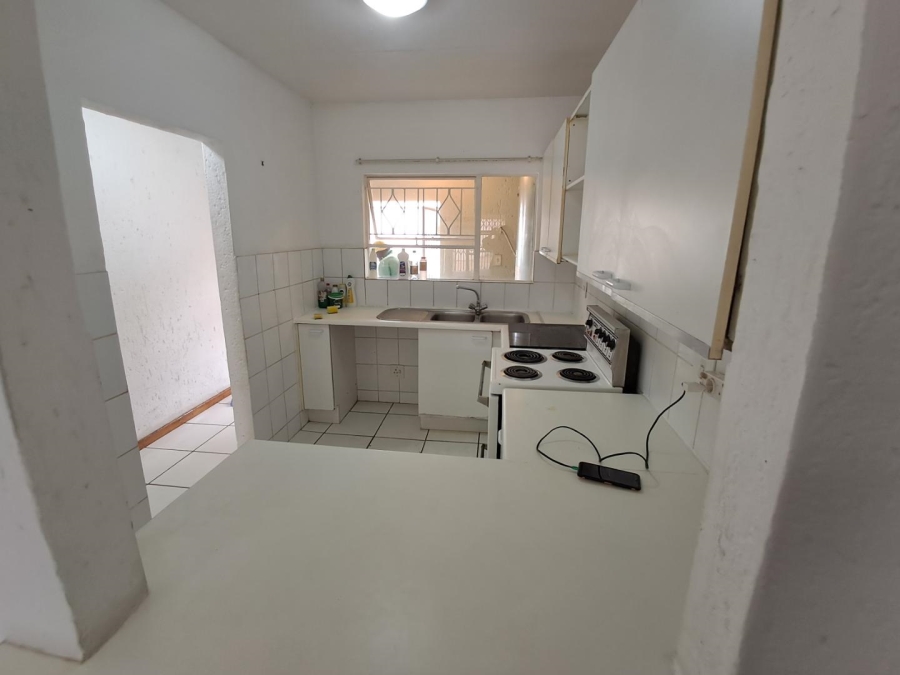 To Let 2 Bedroom Property for Rent in Vorna Valley Gauteng