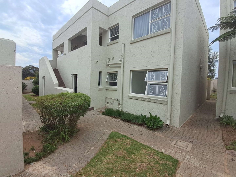 To Let 2 Bedroom Property for Rent in Vorna Valley Gauteng