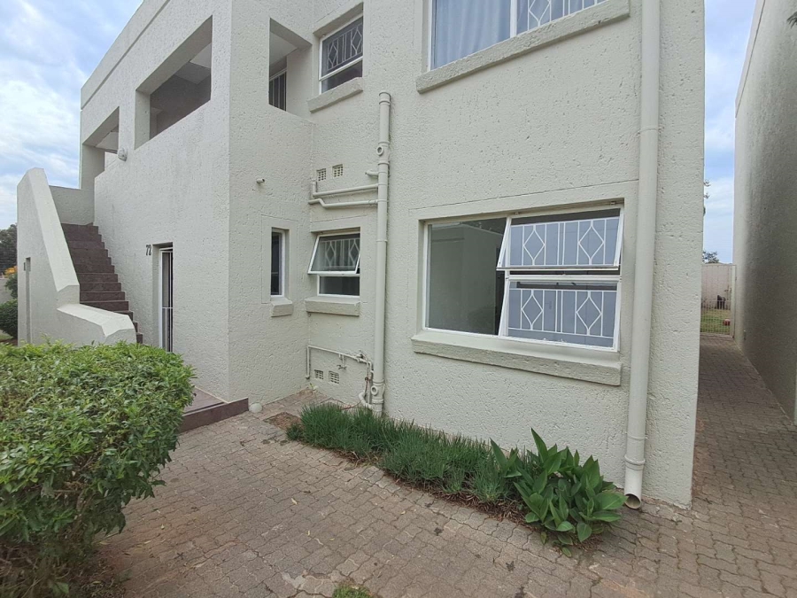 To Let 2 Bedroom Property for Rent in Vorna Valley Gauteng
