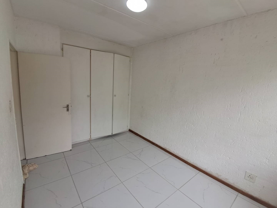 To Let 2 Bedroom Property for Rent in Vorna Valley Gauteng