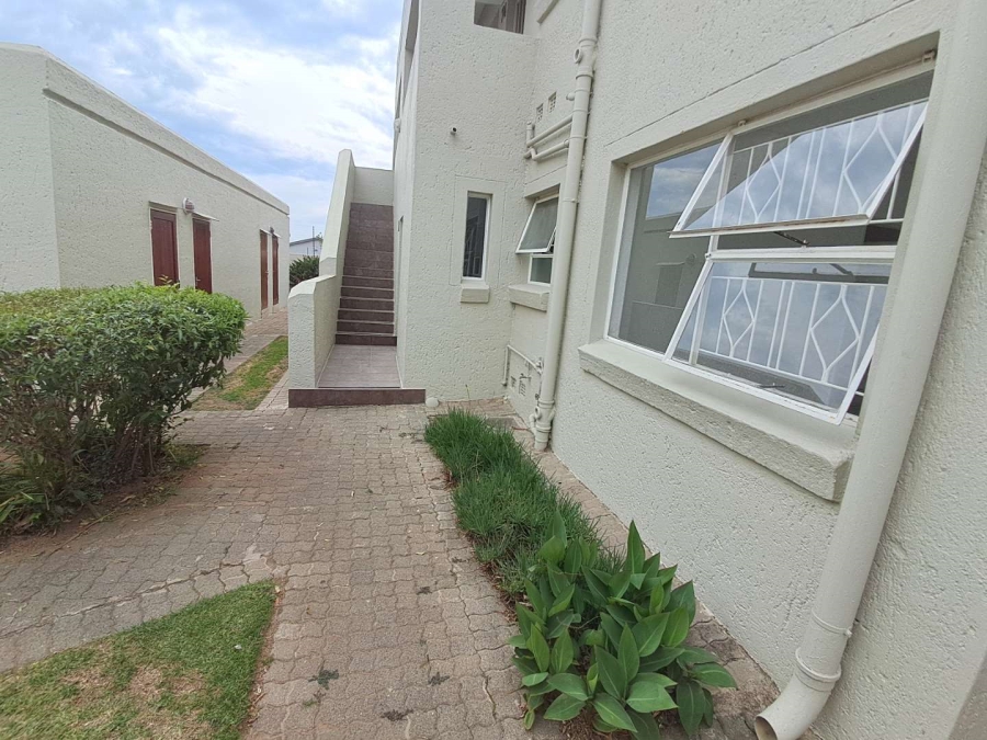 To Let 2 Bedroom Property for Rent in Vorna Valley Gauteng