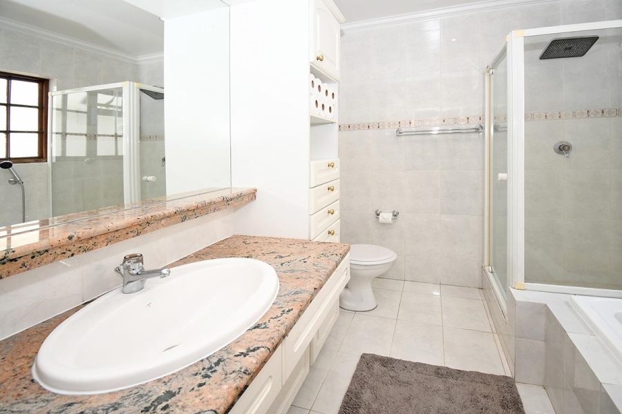 4 Bedroom Property for Sale in Lonehill Gauteng