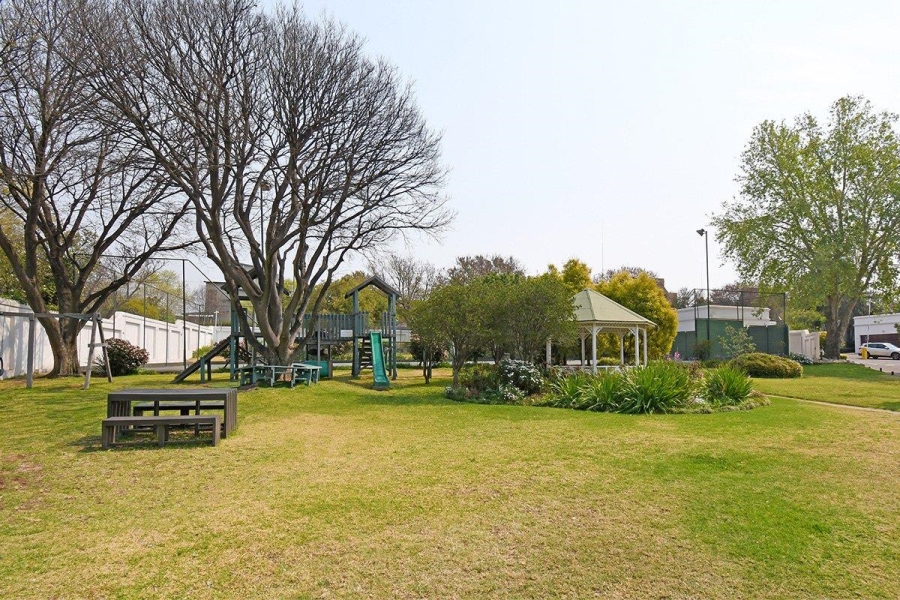4 Bedroom Property for Sale in Lonehill Gauteng
