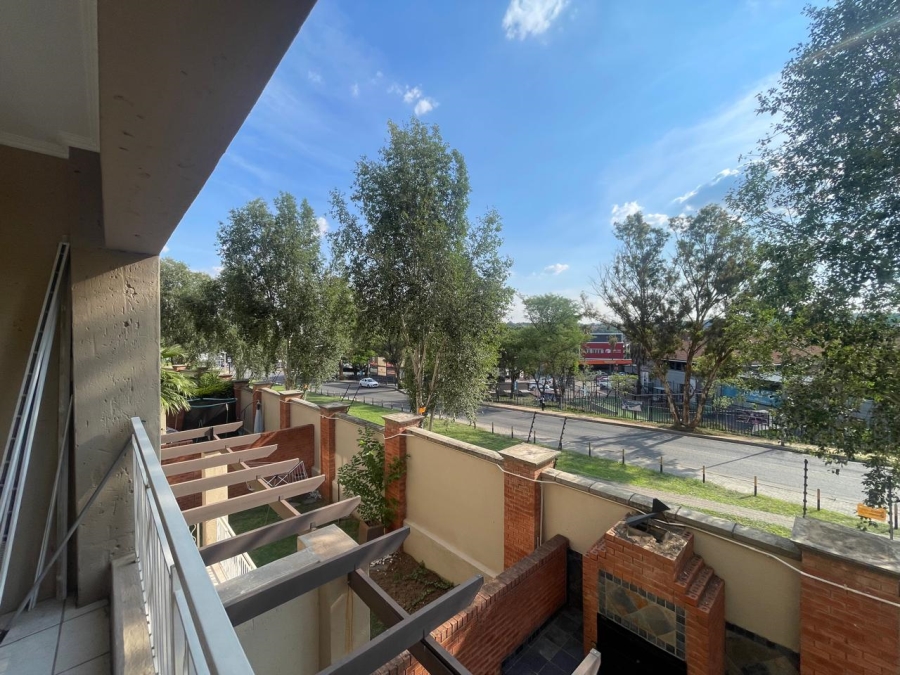 2 Bedroom Property for Sale in Sunninghill Gauteng