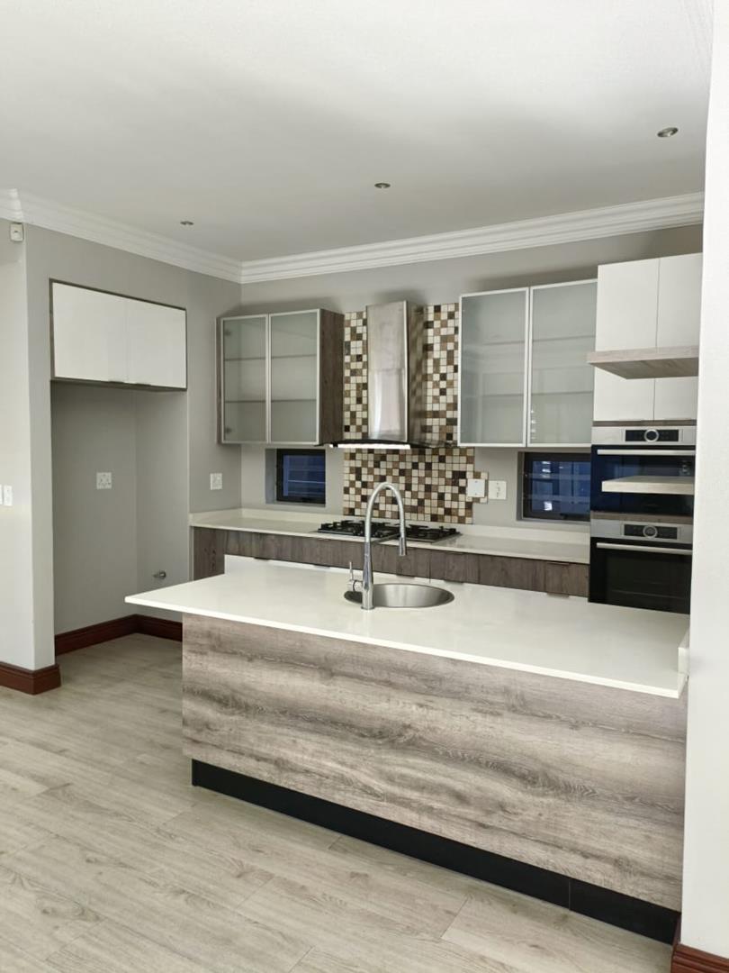 To Let 4 Bedroom Property for Rent in Waterkloof Gauteng