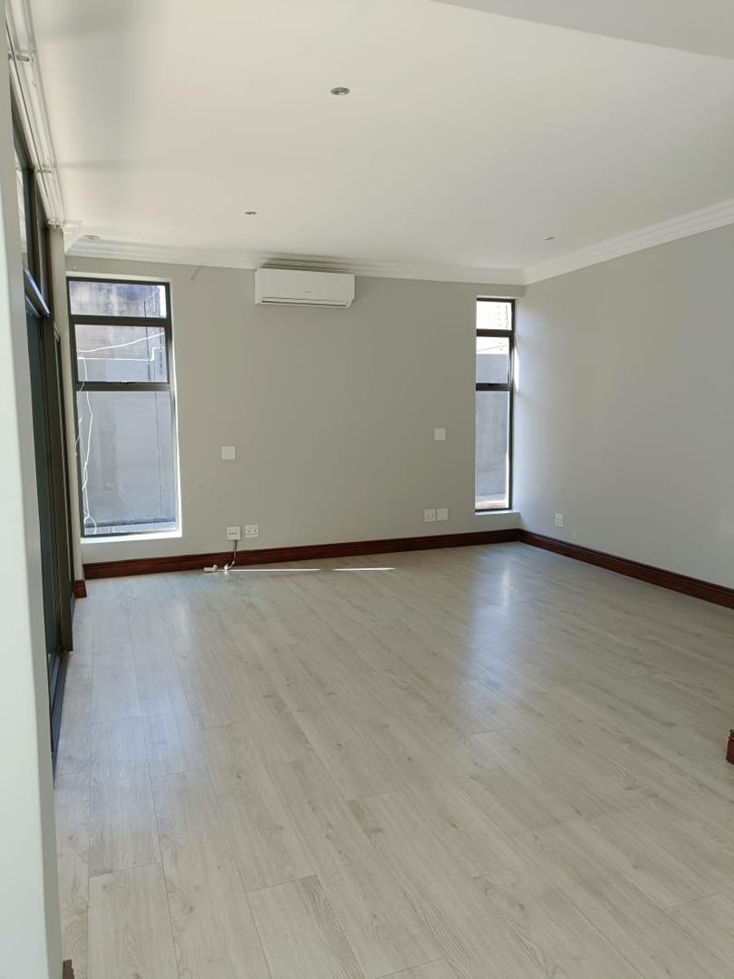 To Let 4 Bedroom Property for Rent in Waterkloof Gauteng