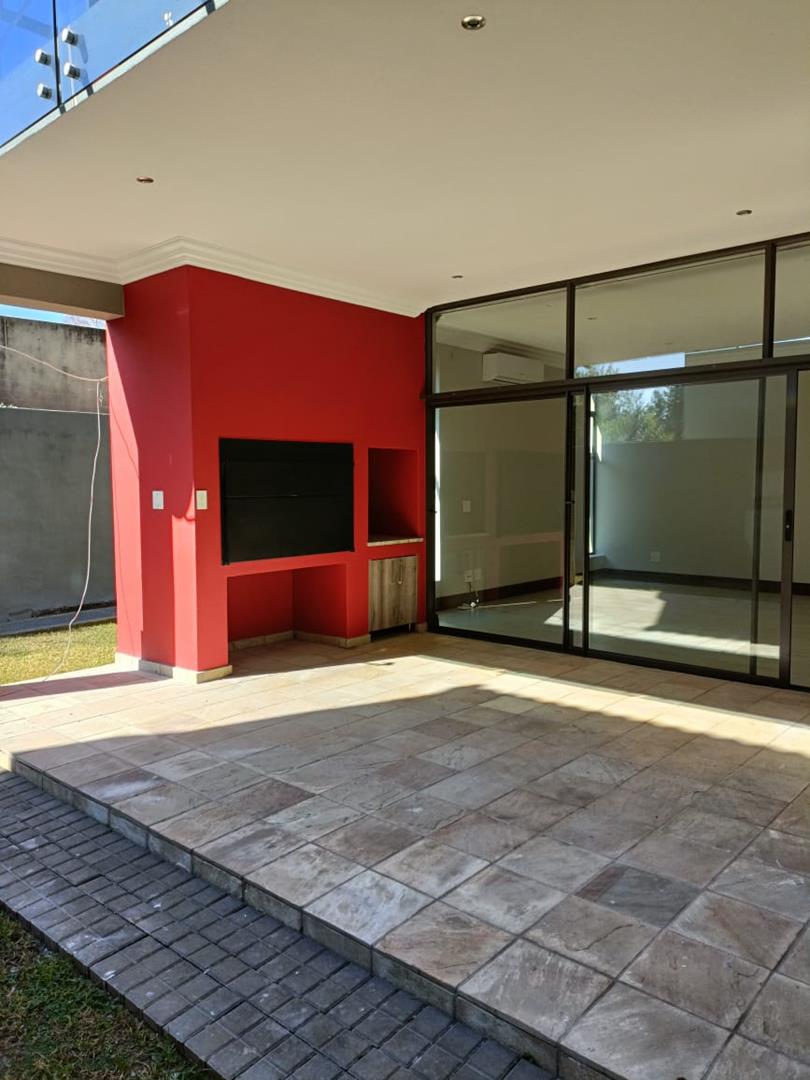 To Let 4 Bedroom Property for Rent in Waterkloof Gauteng
