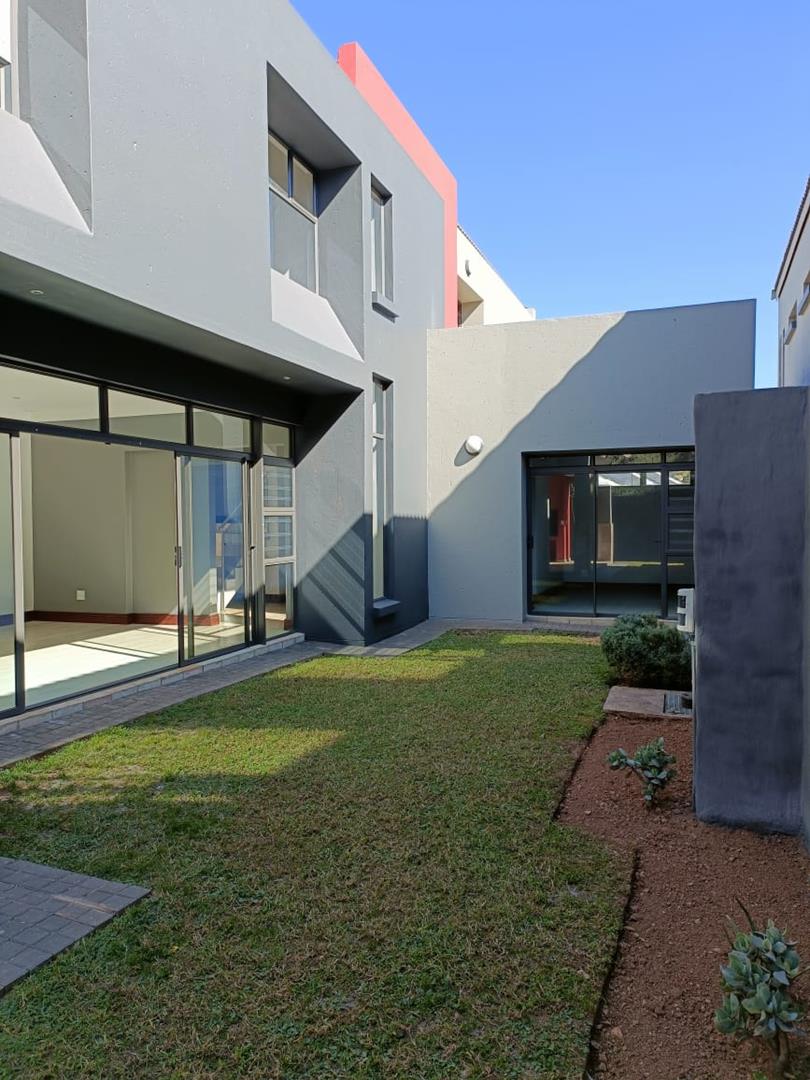 To Let 4 Bedroom Property for Rent in Waterkloof Gauteng