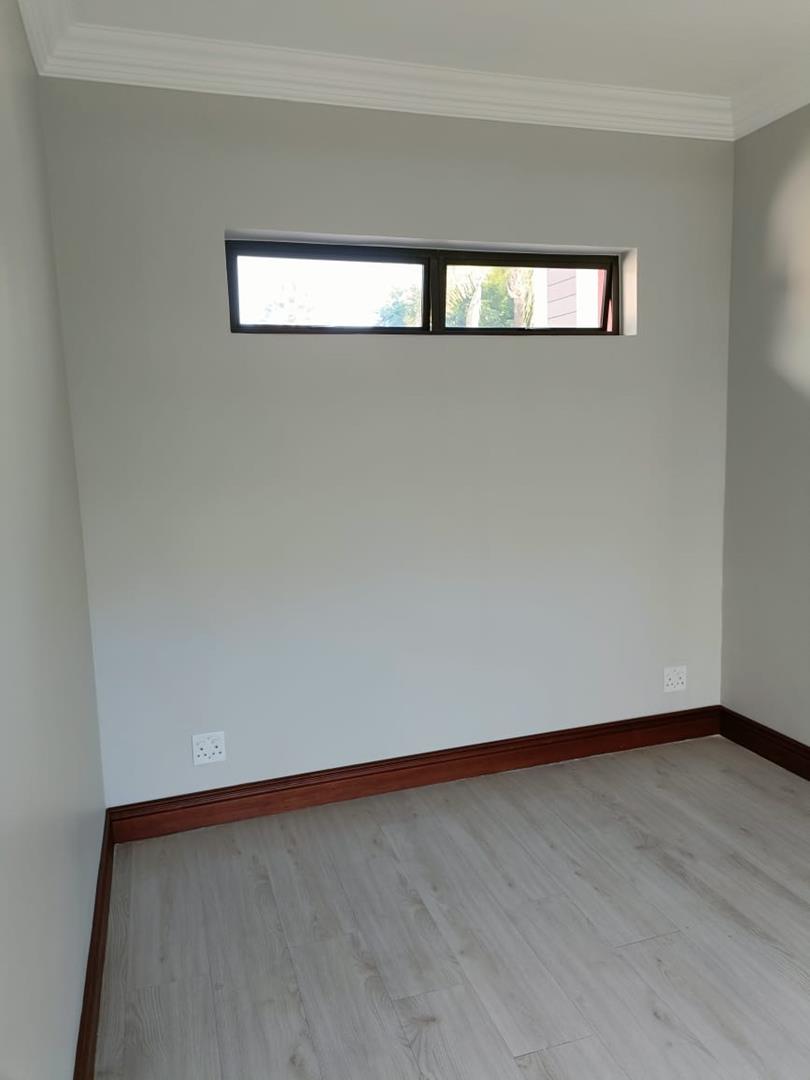To Let 4 Bedroom Property for Rent in Waterkloof Gauteng