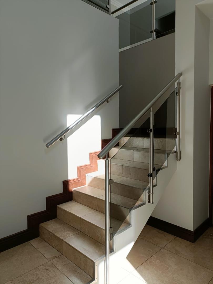 To Let 4 Bedroom Property for Rent in Waterkloof Gauteng