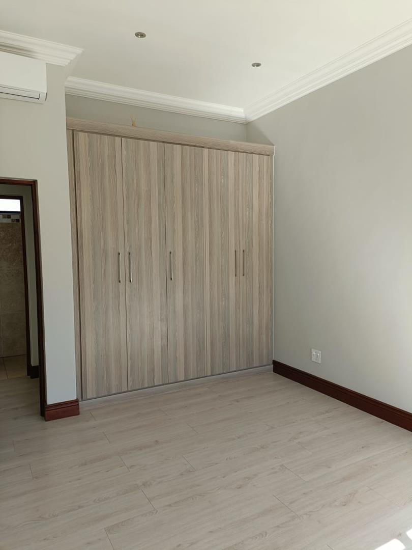 To Let 4 Bedroom Property for Rent in Waterkloof Gauteng