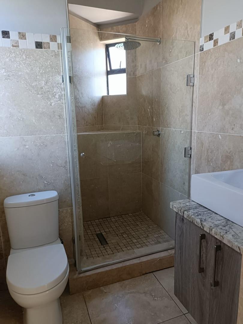 To Let 4 Bedroom Property for Rent in Waterkloof Gauteng