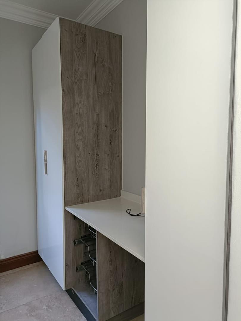 To Let 4 Bedroom Property for Rent in Waterkloof Gauteng