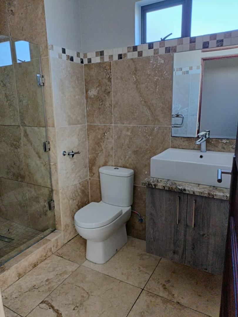 To Let 4 Bedroom Property for Rent in Waterkloof Gauteng