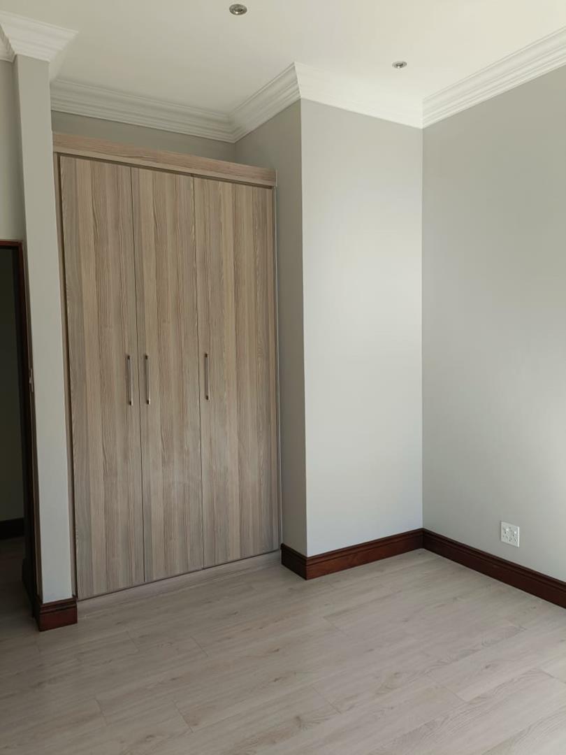 To Let 4 Bedroom Property for Rent in Waterkloof Gauteng