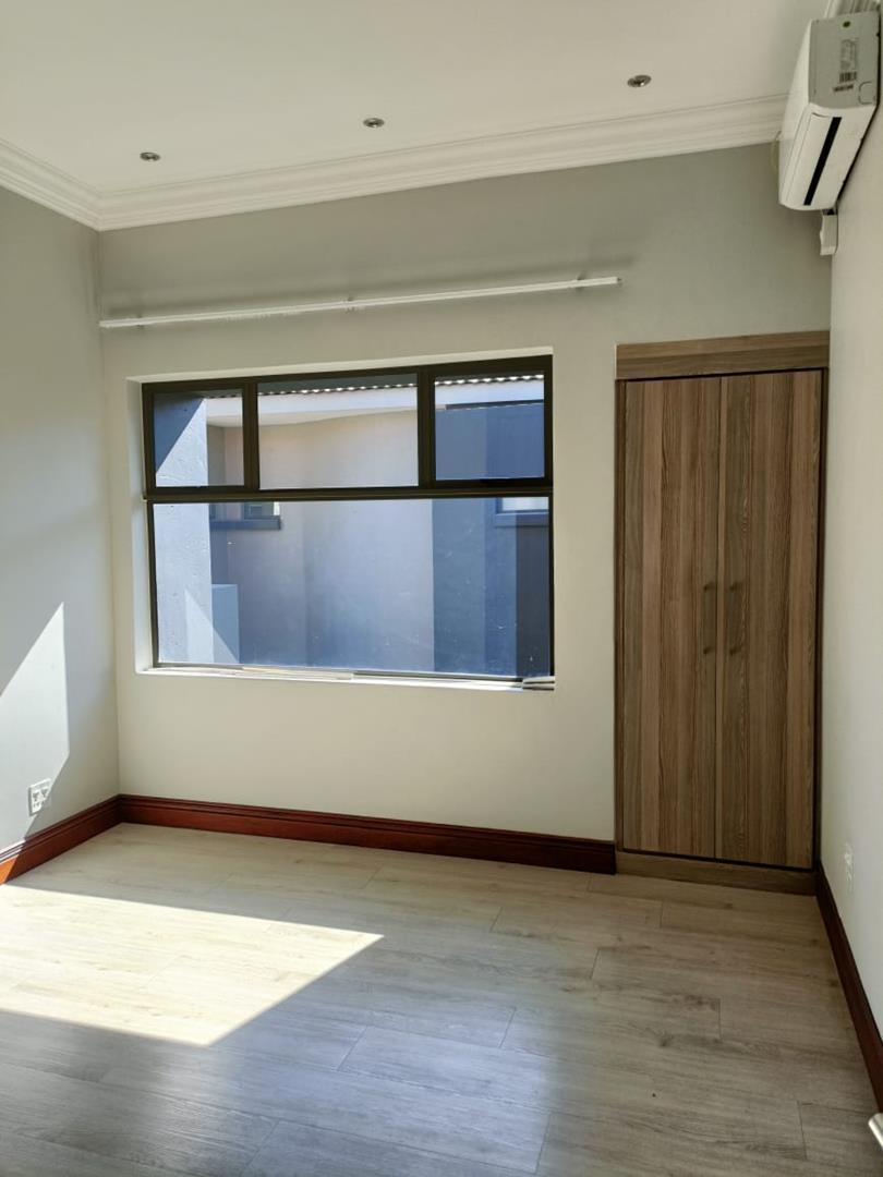 To Let 4 Bedroom Property for Rent in Waterkloof Gauteng