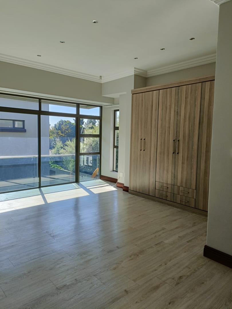 To Let 4 Bedroom Property for Rent in Waterkloof Gauteng