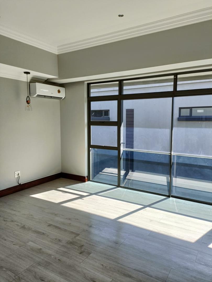 To Let 4 Bedroom Property for Rent in Waterkloof Gauteng