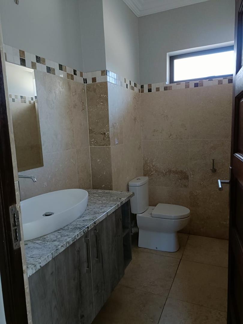 To Let 4 Bedroom Property for Rent in Waterkloof Gauteng
