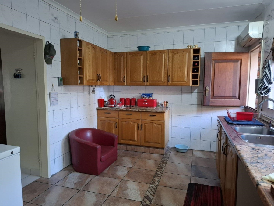 To Let 4 Bedroom Property for Rent in Sinoville Gauteng