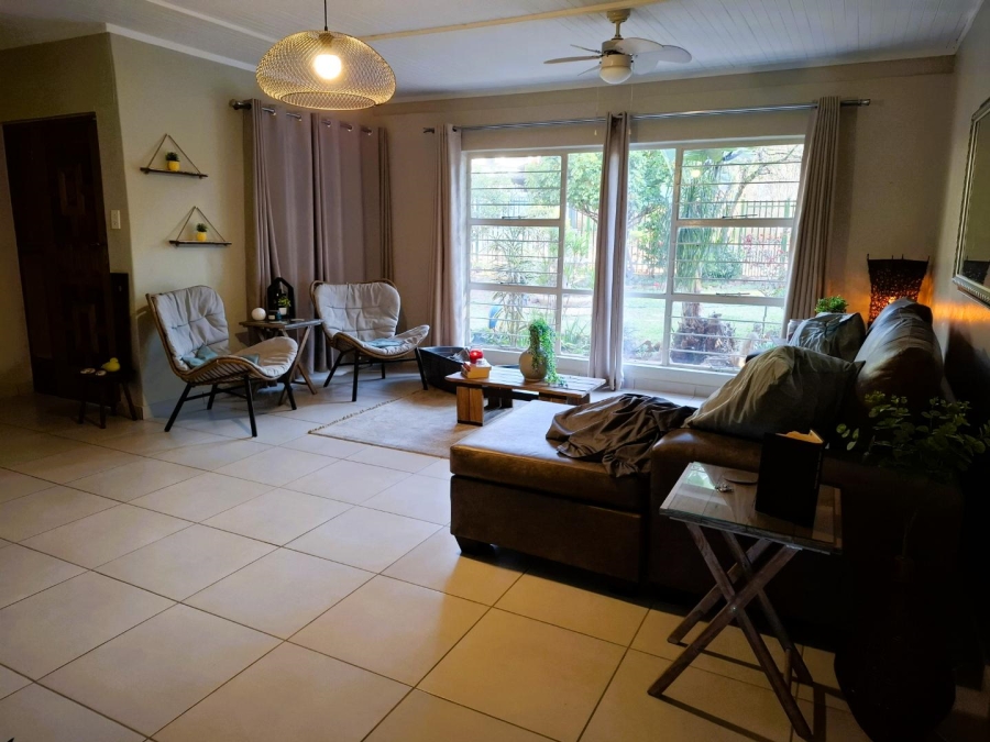 To Let 4 Bedroom Property for Rent in Sinoville Gauteng