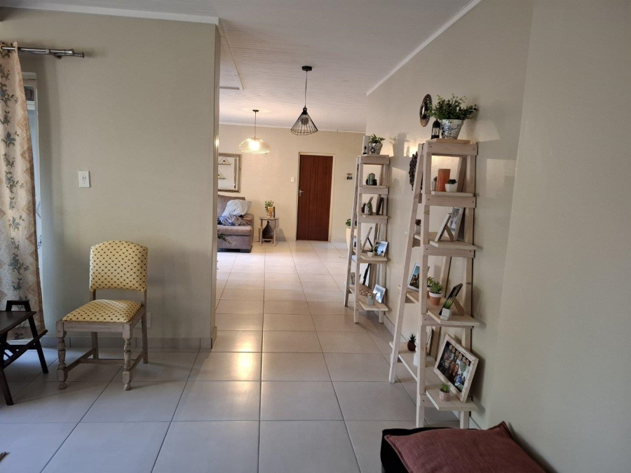 To Let 4 Bedroom Property for Rent in Sinoville Gauteng