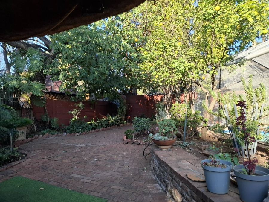 To Let 4 Bedroom Property for Rent in Sinoville Gauteng