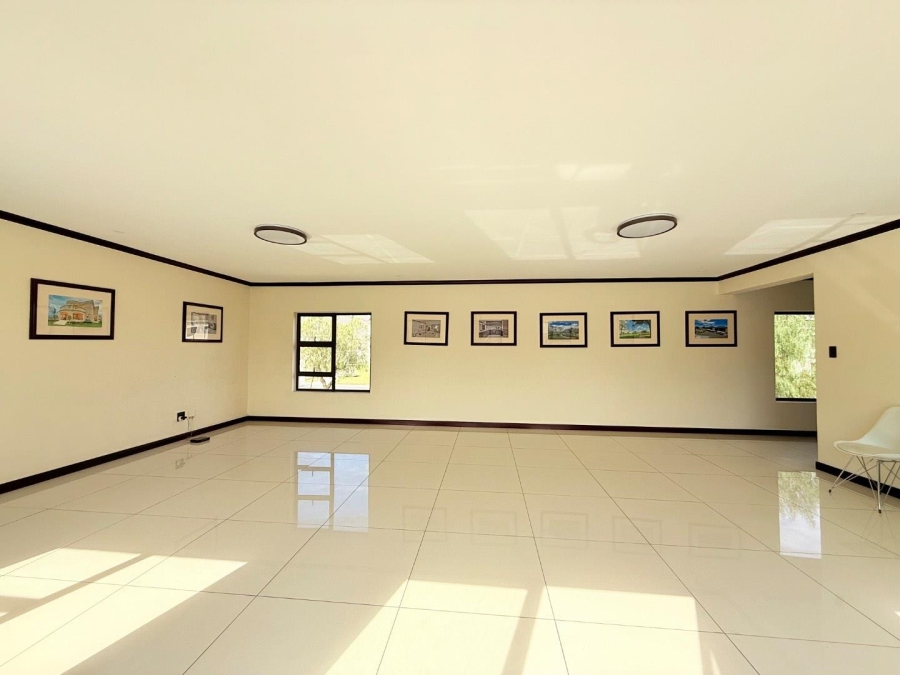 4 Bedroom Property for Sale in Carlswald Gauteng
