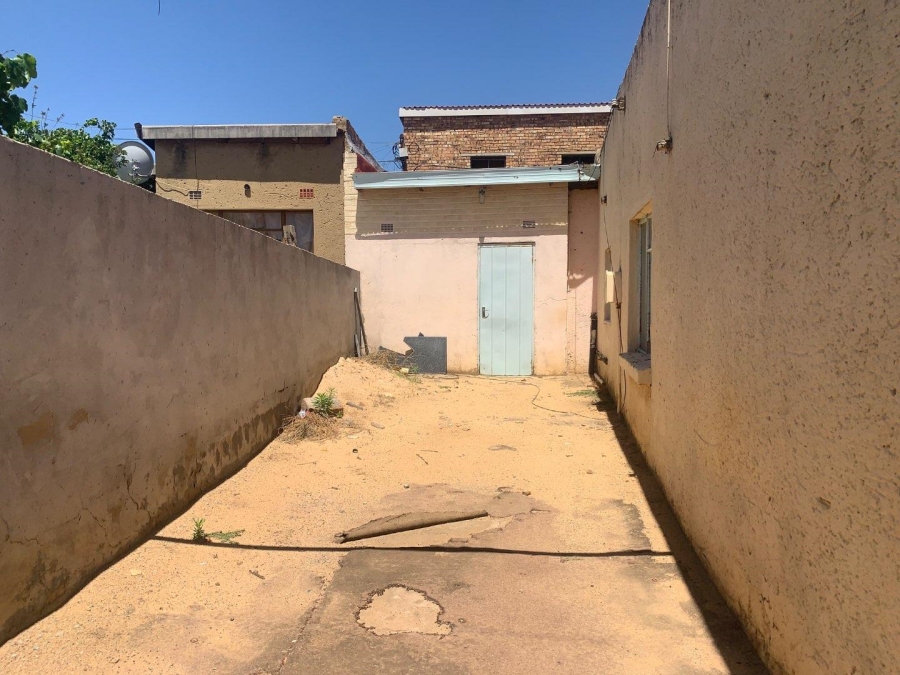 3 Bedroom Property for Sale in Chiawelo Gauteng