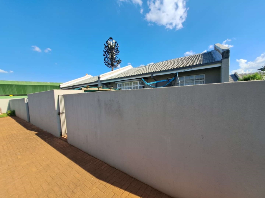 2 Bedroom Property for Sale in Birch Acres Gauteng