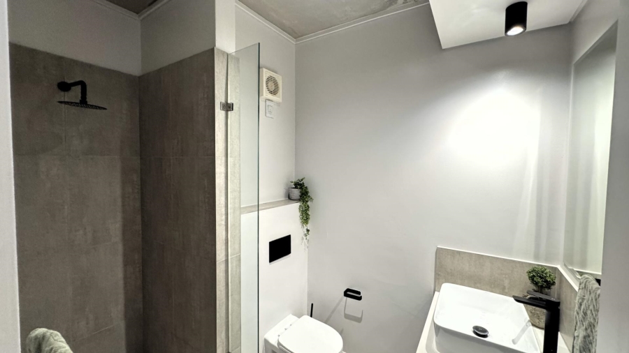 1 Bedroom Property for Sale in Waterkloof Gauteng