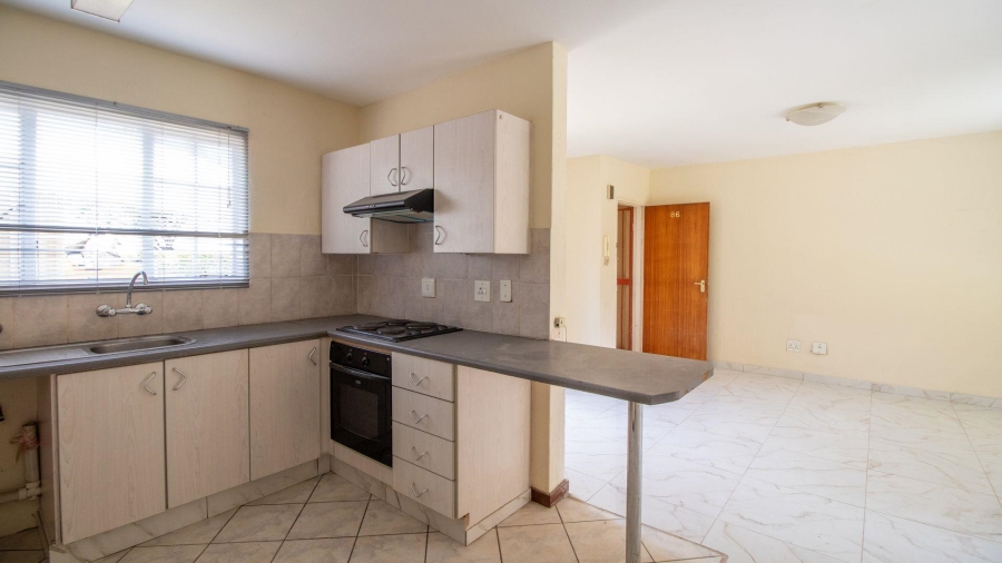 2 Bedroom Property for Sale in Goedeburg Gauteng