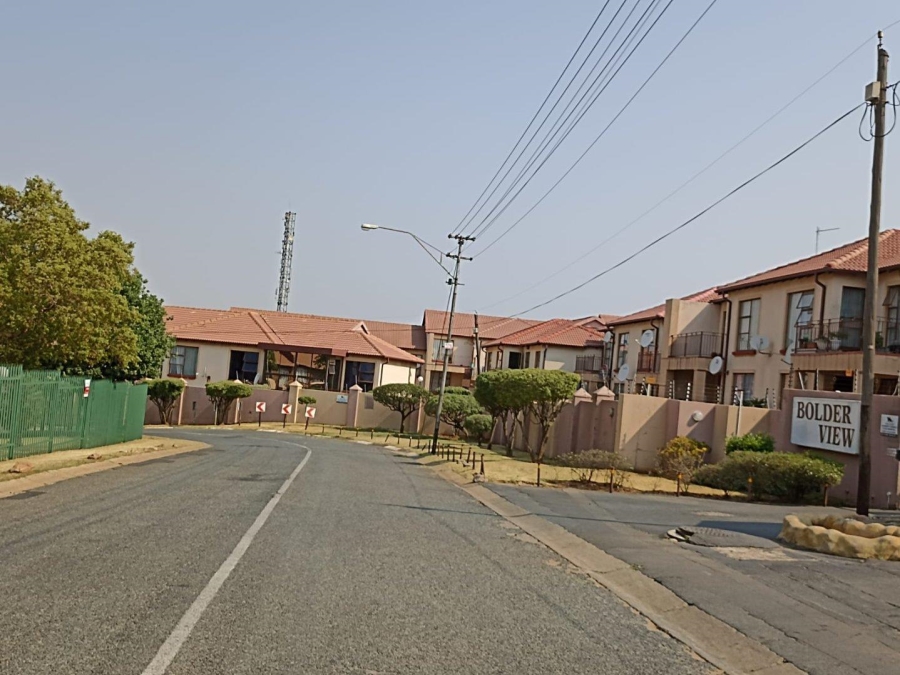 To Let 3 Bedroom Property for Rent in Risana Gauteng