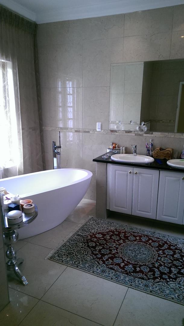 To Let 4 Bedroom Property for Rent in Morningside Gauteng