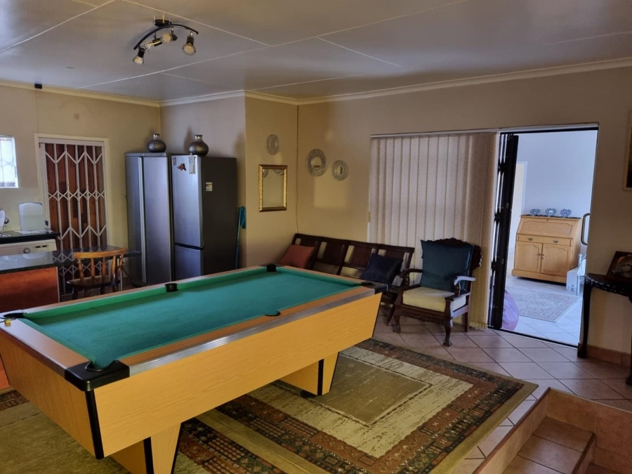 8 Bedroom Property for Sale in The Reeds Gauteng