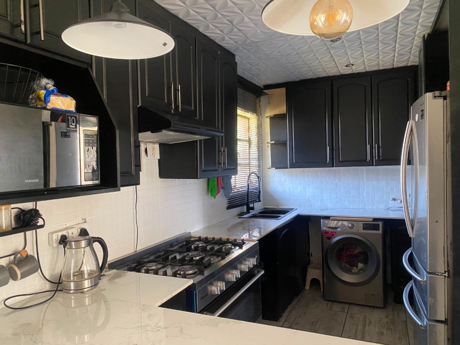 To Let 3 Bedroom Property for Rent in Dalpark Gauteng