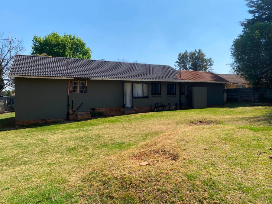 To Let 3 Bedroom Property for Rent in Dalpark Gauteng