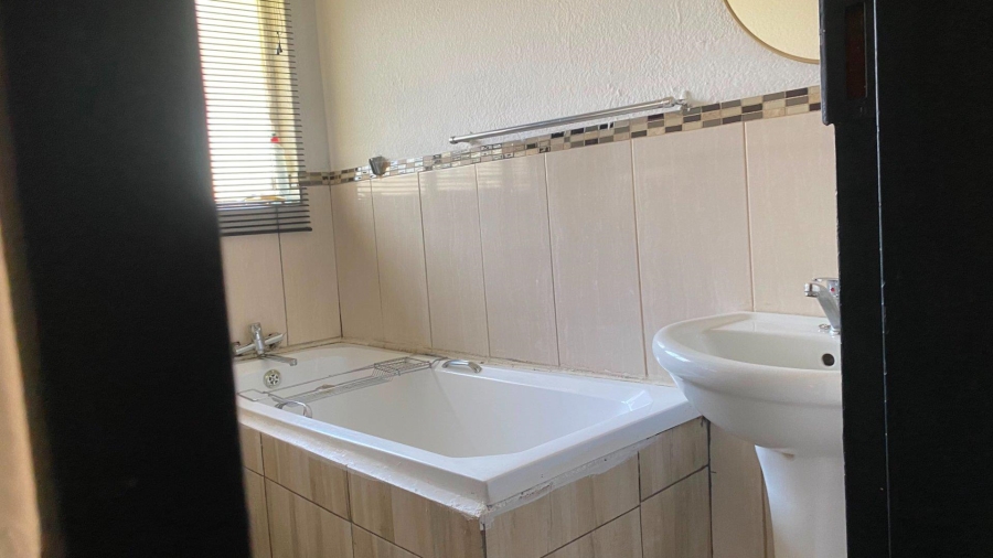 To Let 3 Bedroom Property for Rent in Dalpark Gauteng